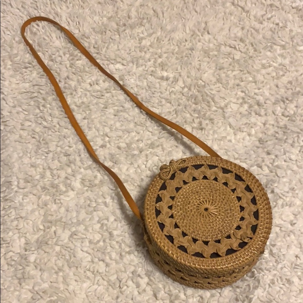 Street Level Round Rattan Bag - Picture 4 of 7